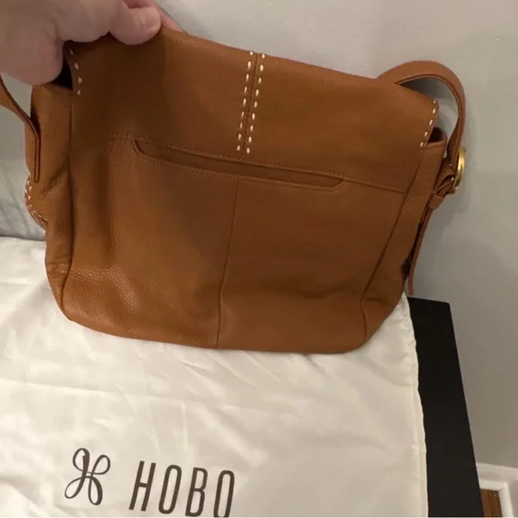 HOBO brand Cognac Shoulder Bag with Ring Detail Magnetic closure Circle - Picture 2 of 7